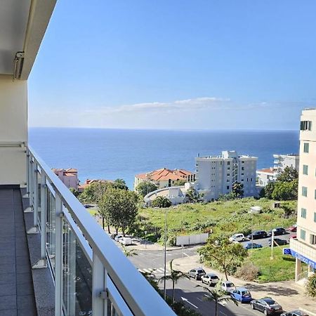 Vista Mar - Ac, Pool & Gym Apartment Funchal  Bagian luar foto