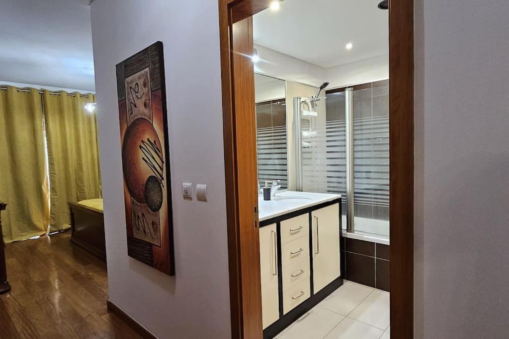 Vista Mar - Ac, Pool & Gym Apartment Funchal  Bagian luar foto